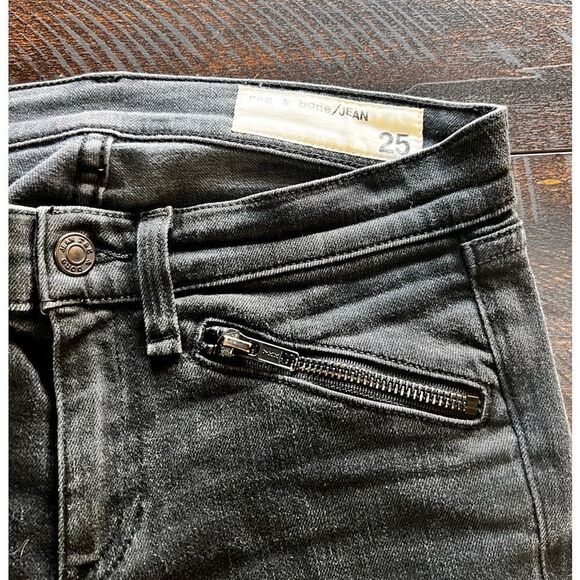 EUC Black Rag & Bone Jens Zippered Leg &  Pockets Size 25 #SUM5 - Picture 5 of 8